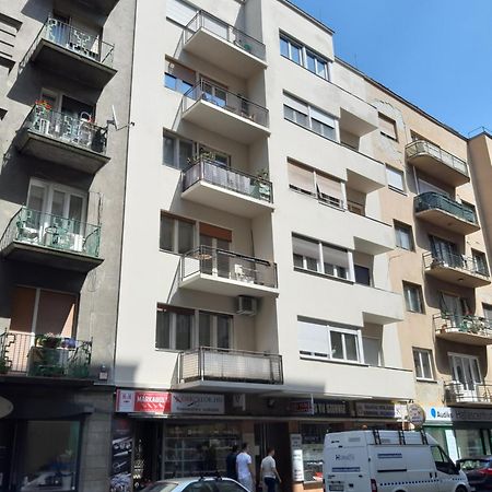 Fornax Home With Balcony Budapest Esterno foto
