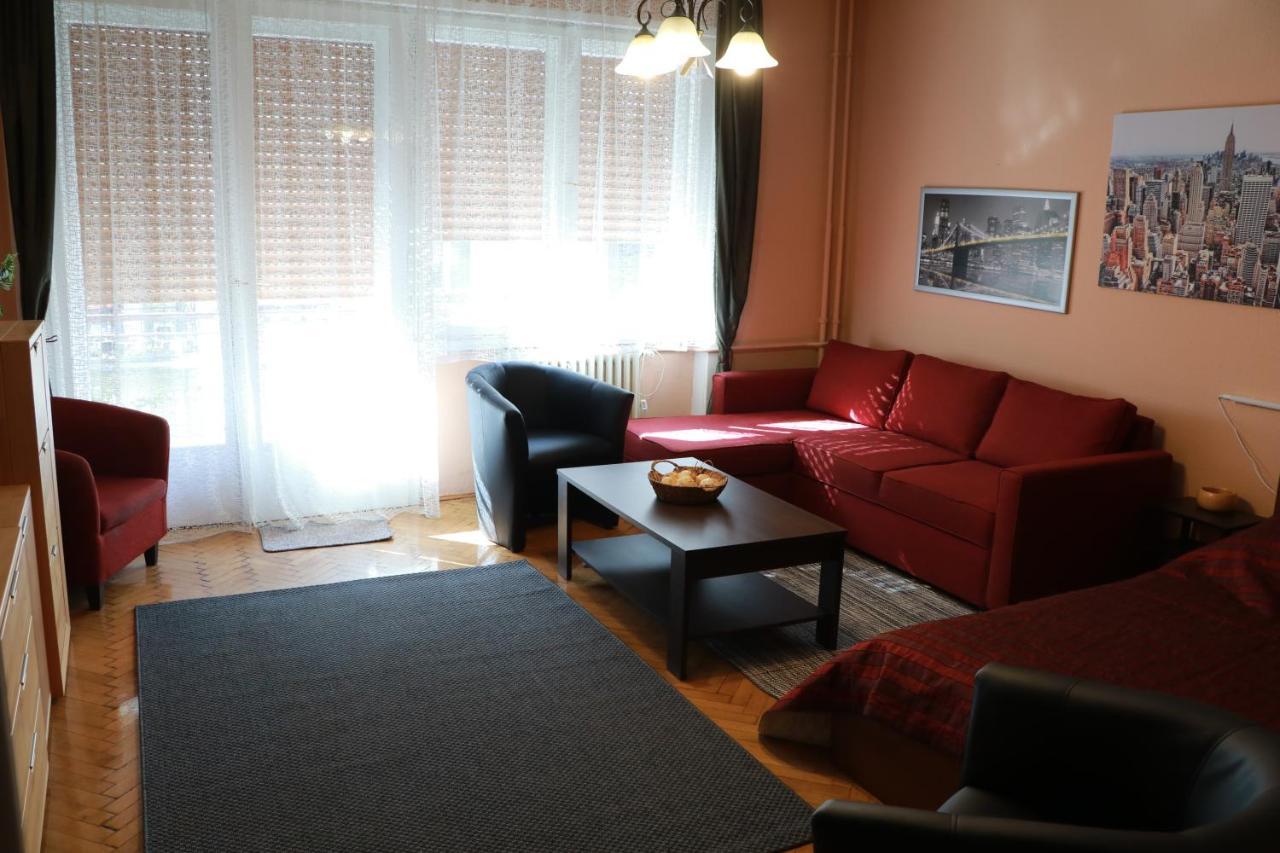 Fornax Home With Balcony Budapest Esterno foto