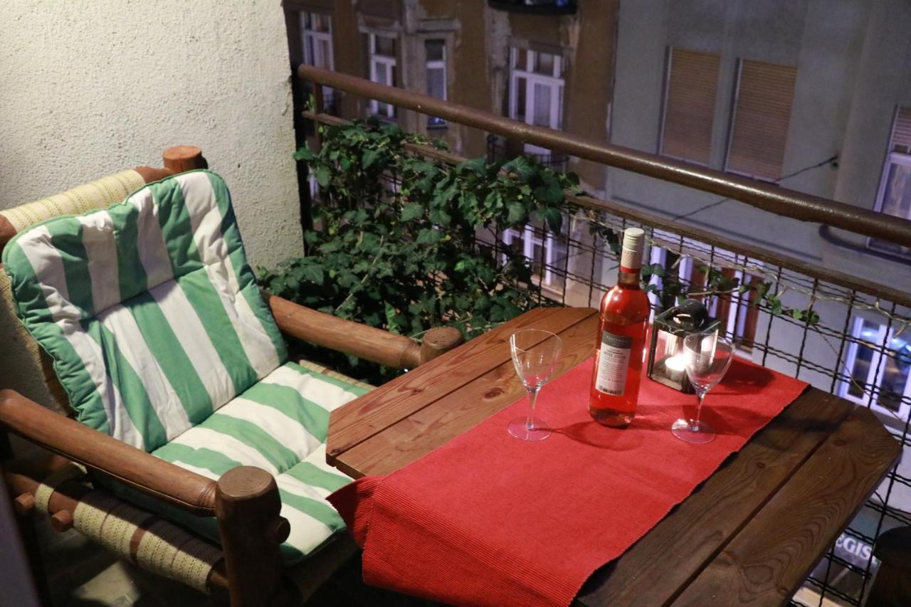 Fornax Home With Balcony Budapest Esterno foto